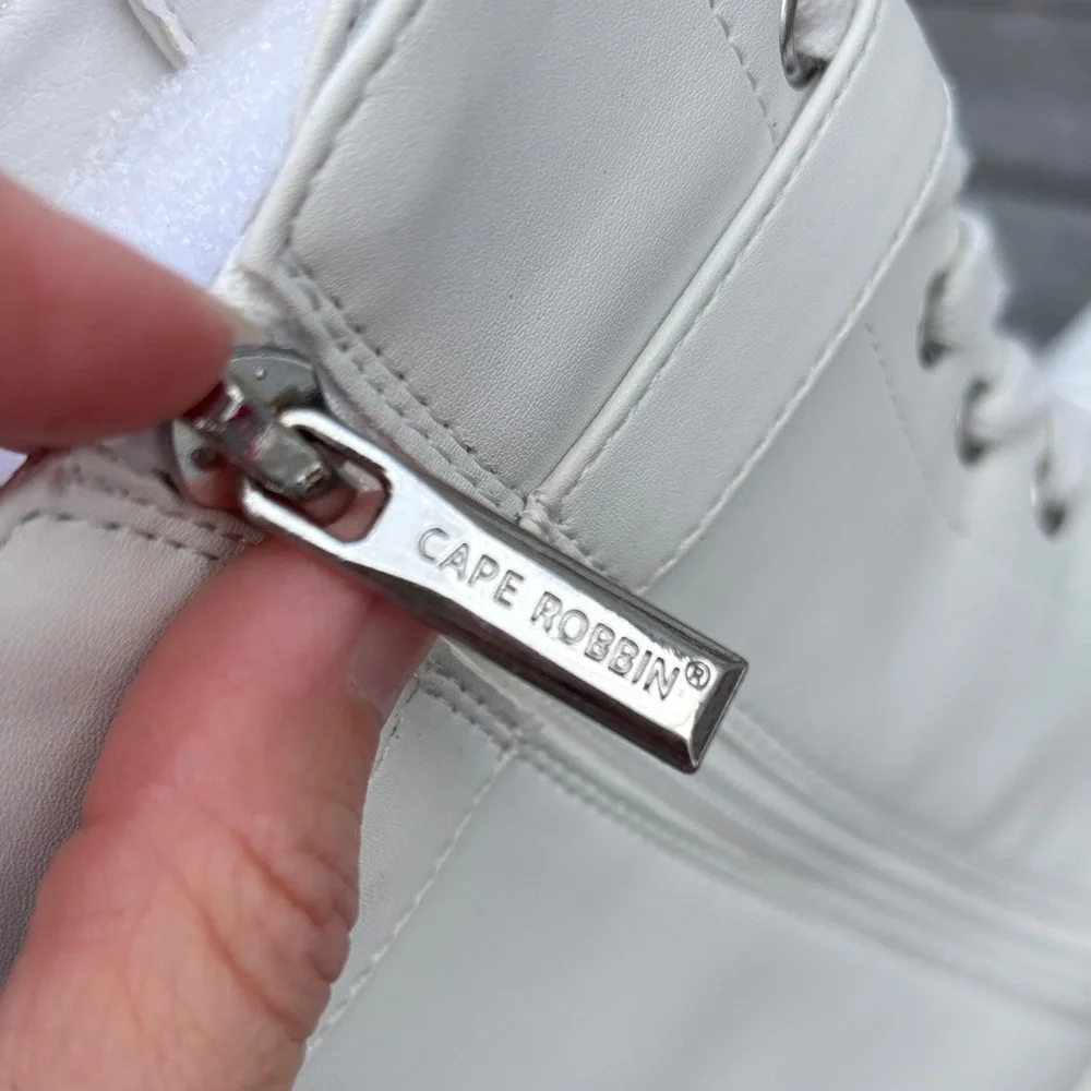 NWT Cape Robbin Women White Monalisa Combat Boots, Zippers, Pocket, Size 11 - Picture 12 of 17